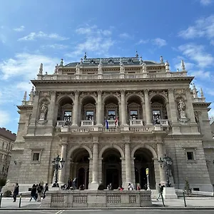https://charming-central-home-in-the-heart-of-budapest.inbudapesthotels.com